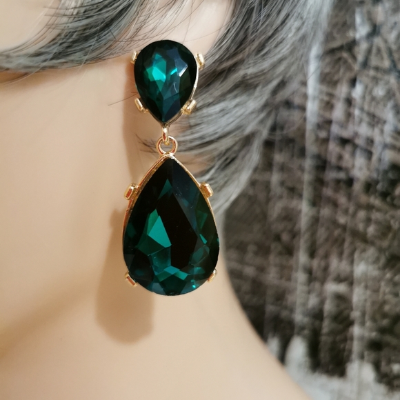 Emerald crystal earrings, princess Diana earrings, emerald crystal earrings,roya - Picture 4 of 6